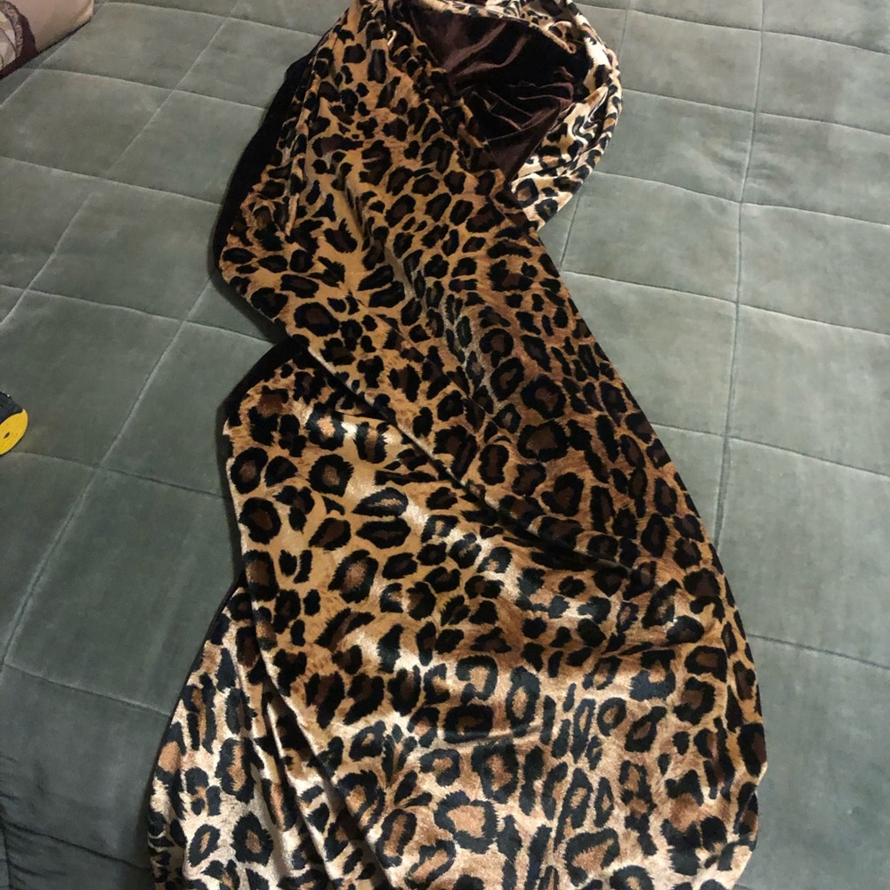 Cheetah Print Throw Gem